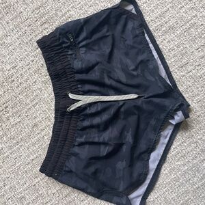 Vuori, Clementine Short 2.0, Size M, Camo